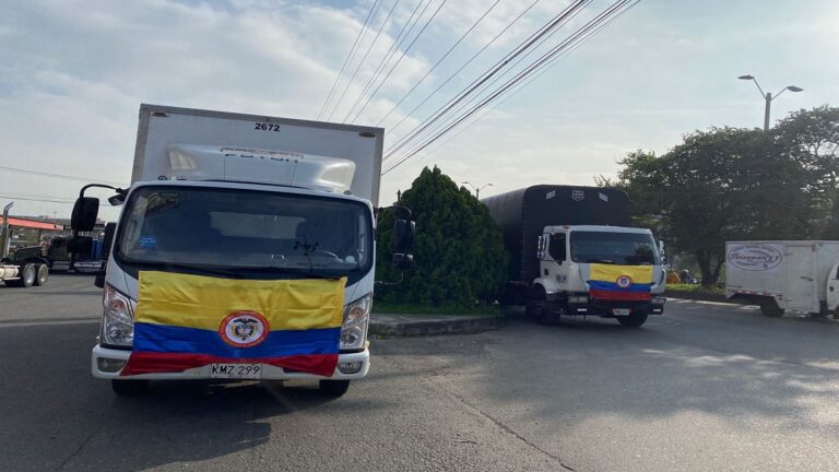 En tranquilidad avanzó la marcha de transportadores de carga en Medellín