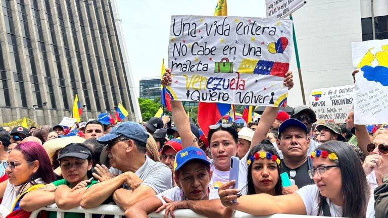 Medellín: «Libertad para Venezuela»: Paisas y venezolanos alzaron su voz