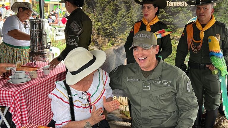 Por tierra y aire Policía protegerá caficultores en Antioquia