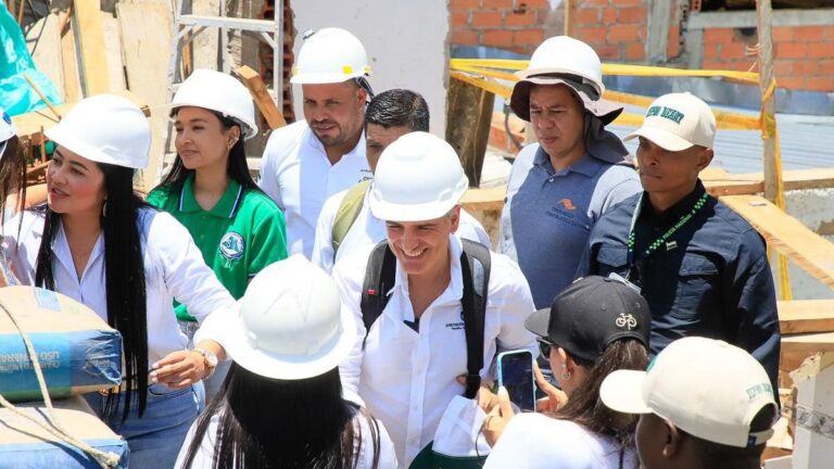 Gremios en Antioquia celebran entrega de tramo del Túnel del Toyo