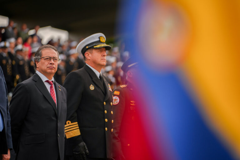 Sin pruebas, presidente Petro insiste en un «golpe de estado» en su contra