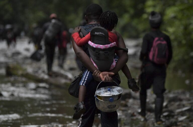 Docentes en Antioquia proponen una visa humanitaria en el Darién