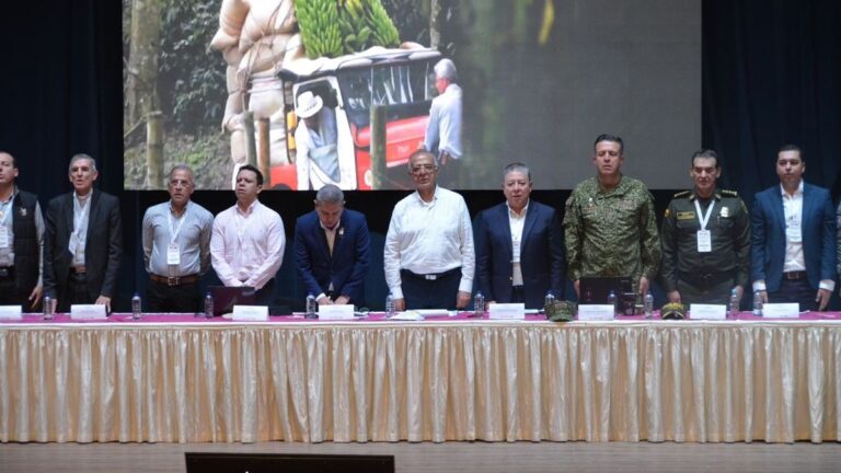 Gobierno se compromete a reforzar la seguridad en el Oriente antioqueño