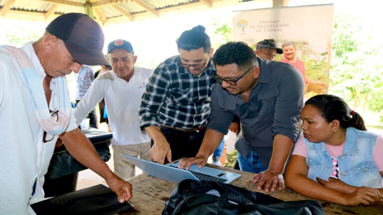 Instalan mesa de diálogo en Urabá por solicitudes de restitución de tierras