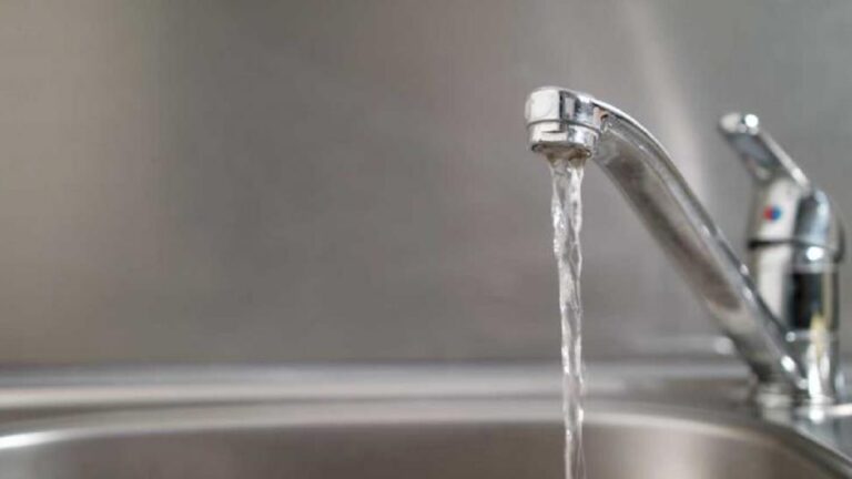 Más de 11 mil usuarios, sin agua por disminución del caudal en Medellín