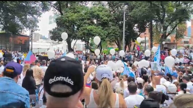 Medellín se unió a la movilización nacional para por los niños y niñas