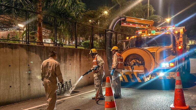 Para prevenir inundaciones, Alcaldía de Medellín realiza campaña