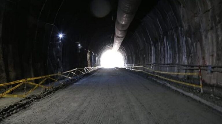 ¿Por qué disminuyó el personal en el primer tramo del Túnel del Toyo?