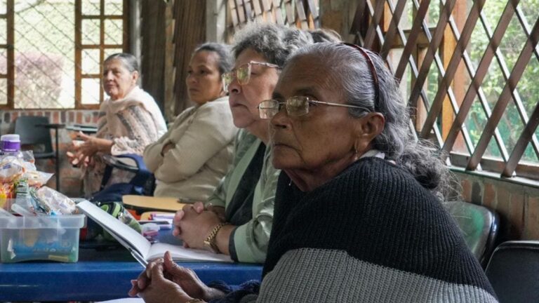 Aprobado Plan Integral que repara a 80 mujeres de la comuna 13 de Medellín