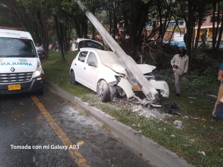 Barbosa: funcionarias de la alcaldía salieron ilesas tras accidente