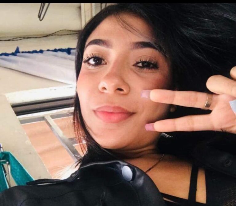 Jovencita de 20 años falleció en tremendo choque en Medellín