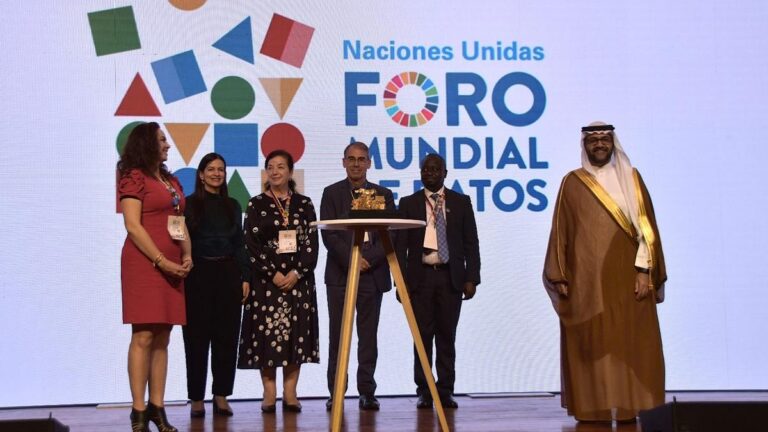 Medellín recibe .9 millones de dólares por el Foro Mundial de Datos