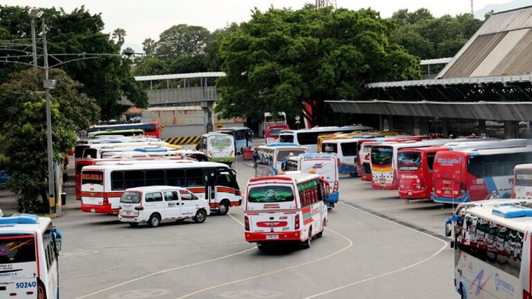 Noticias Medellín: Unos 2 millones de pasajeros llegarían a las terminales