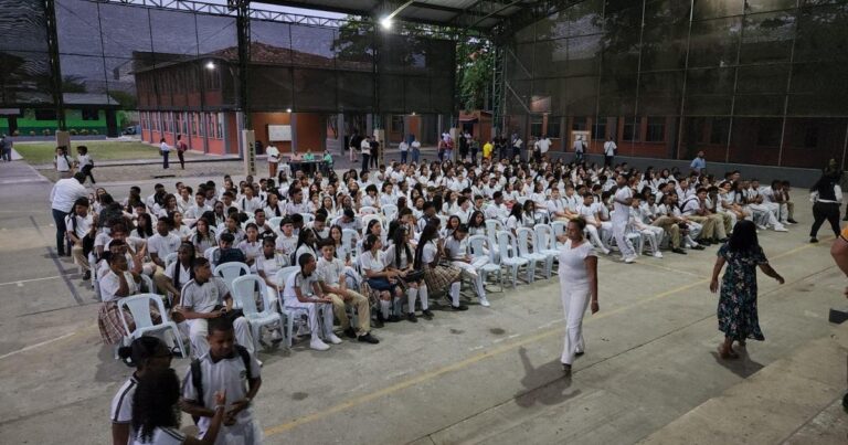 Noticias Antioquia: 25 mil jóvenes comenzaron jornada escolar en Apartadó