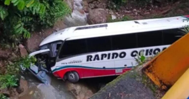 Noticias Antioquia: Accidente de bus deja 20 fallecidos y 4 lesionados