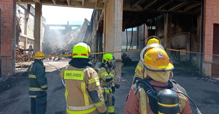 Noticias Antioquia: Controlaron incendio en bodega de Girardota