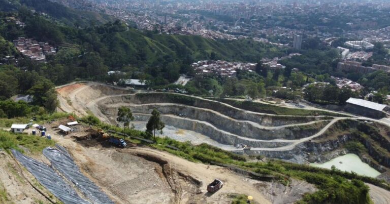 Noticias Medellín: Petro calificó como una «fosa común», La Escombrera